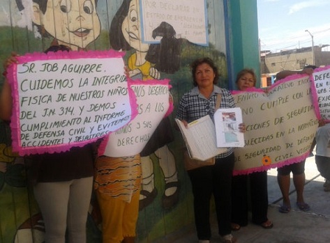 padres-colegio-314-protestan